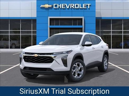 New 2026 Chevrolet Trax LS w/ LS Convenience Package FWD image 6