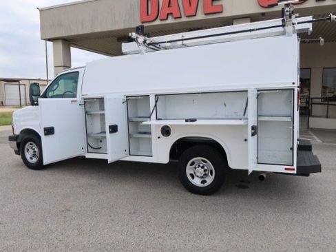 Used 2020 Chevrolet Express 3500 w/ Power Convenience Package RWD image 7