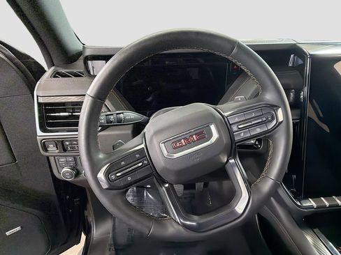 Used 2025 GMC Yukon AT4 w/ Premium Trailering Package AWD/4WD image 13