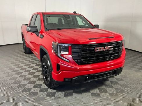 Used 2023 GMC Sierra 1500 Elevation AWD/4WD image 3
