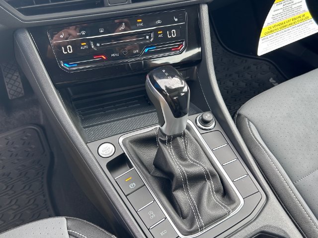 New 2026 Volkswagen Jetta SE FWD image 17