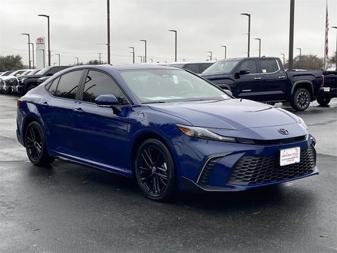 New 2026 Toyota Camry SE image 3