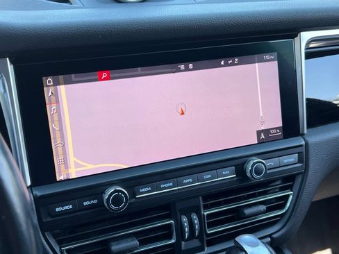 Certified 2019 Porsche Macan S AWD/4WD image 26