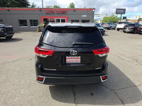 Used 2018 Toyota Highlander Limited FWD image 25