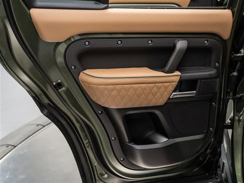 New 2026 Land Rover Defender 110 X-Dynamic SE image 27