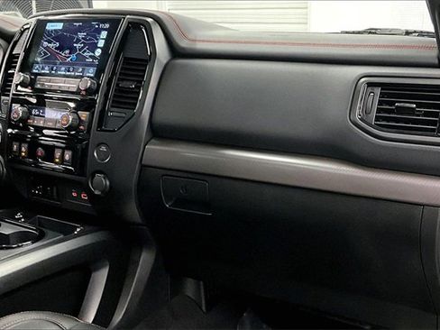 Used 2024 Nissan Titan PRO-4X w/ Pro-4x Convenience Package image 16