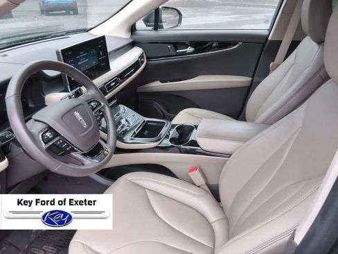 Used 2023 Lincoln Nautilus AWD w/ Premium Package image 28