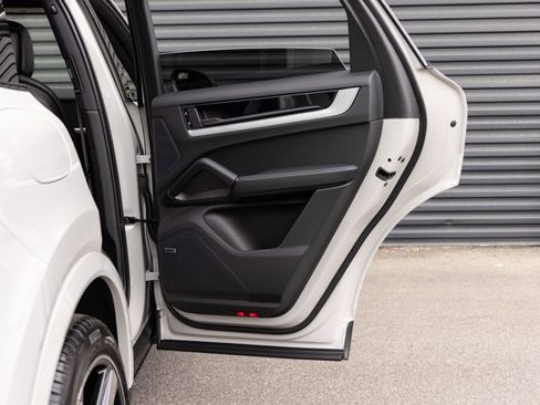 New 2026 Porsche Cayenne AWD/4WD image 30