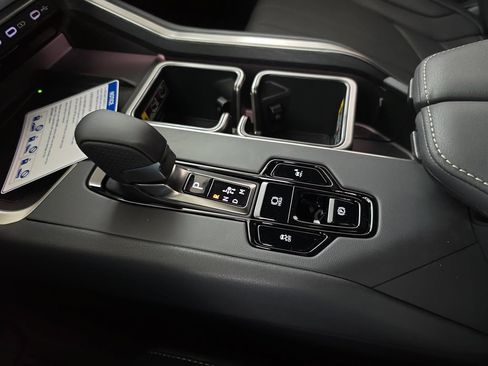 New 2026 Lexus TX 500h AWD image 23