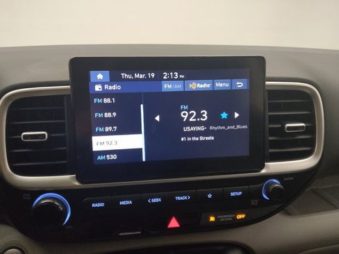 Used 2024 Hyundai Venue SEL image 25