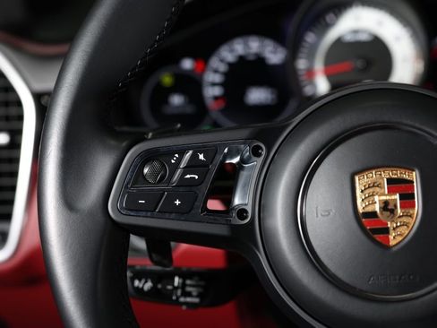 Used 2022 Porsche Cayenne Turbo image 37