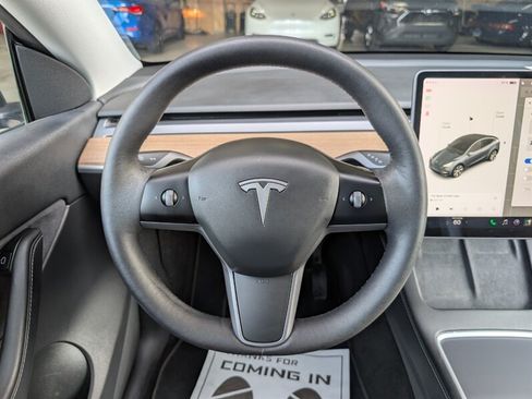 Used 2021 Tesla Model Y Long Range AWD/4WD image 19