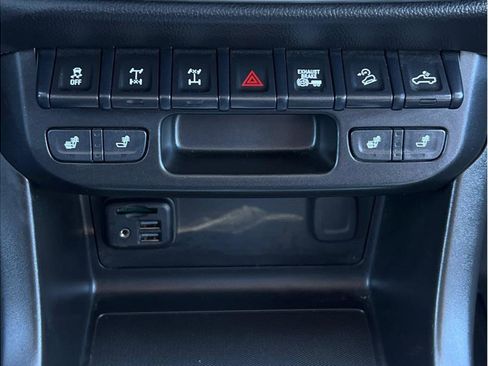 Used 2021 Chevrolet Colorado ZR2 image 13