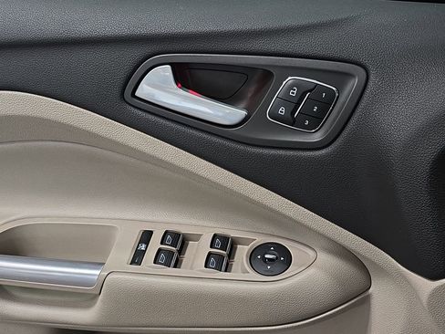 Used 2014 Ford Escape Titanium FWD image 30