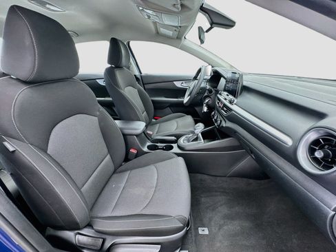 Used 2023 Kia Forte LXS w/ LXS Technology Package FWD image 18