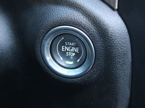 Used 2023 GMC Sierra 2500 Denali w/ Denali Black Diamond Edition image 30