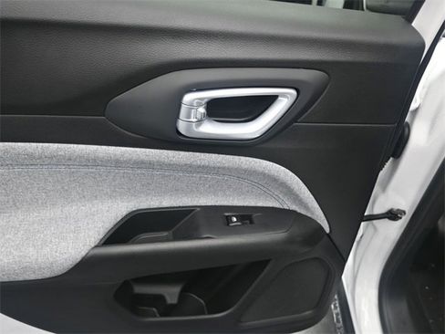 Used 2025 Jeep Compass Sport w/ Mopar Graphics Package image 21