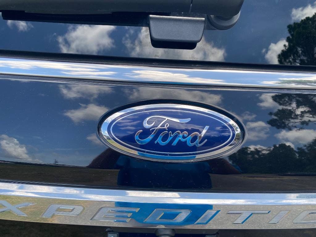 Used 2019 Ford Expedition Limited RWD image 44