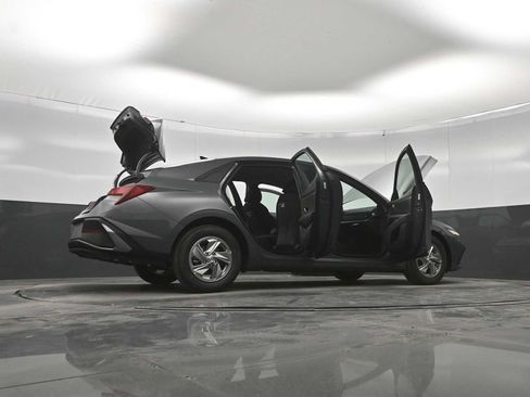 New 2026 Hyundai Elantra SE FWD image 44