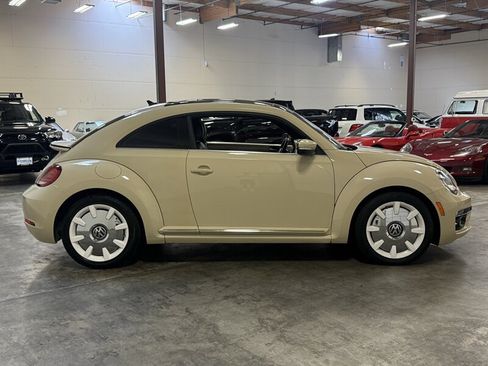 Used 2019 Volkswagen Beetle 2.0T Final Edition SEL FWD image 9
