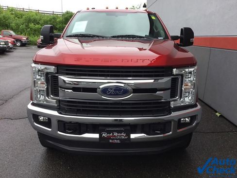 Used 2017 Ford F250 XLT w/ XLT Value Package AWD/4WD image 4