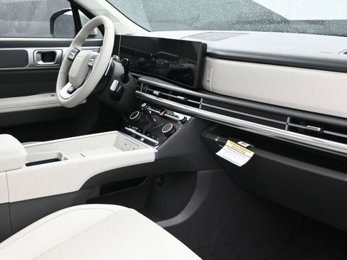 Certified 2025 Hyundai Santa Fe SEL AWD/4WD image 29
