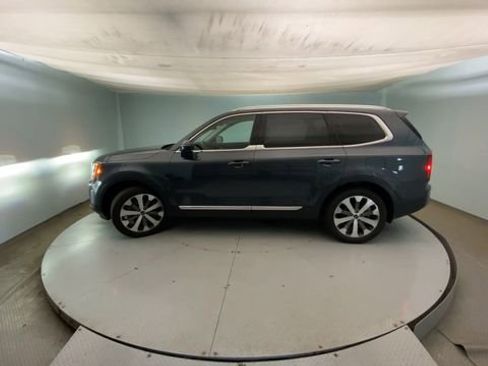 Used 2022 Kia Telluride EX w/ EX Premium Package FWD image 7