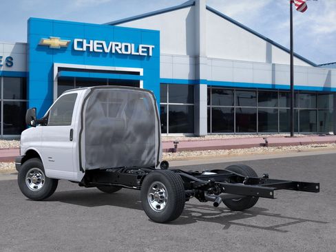 New 2025 Chevrolet Express 3500 w/ Power Convenience Package image 43