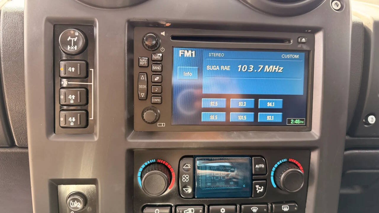 Used 2005 HUMMER H2 SUT w/ Preferred Equipment Group AWD/4WD image 16