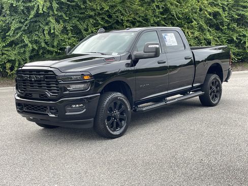 Used 2025 RAM 2500 Big Horn AWD/4WD image 4