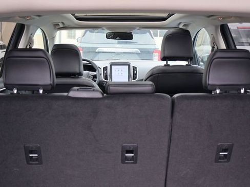 Used 2024 Ford Edge SEL w/ Convenience Package image 5