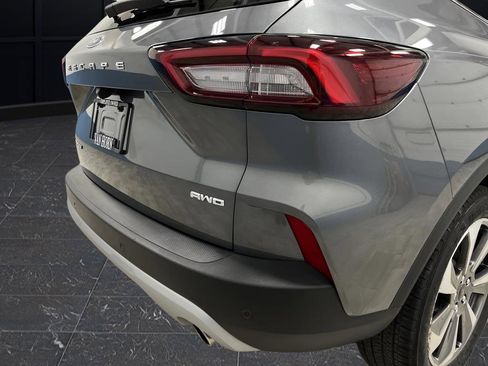 Used 2025 Ford Escape Platinum image 32