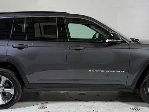 New 2025 Jeep Grand Cherokee Limited w/ Luxury Tech Group II AWD/4WD image 8