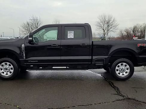 Used 2024 Ford F250 XLT w/ FX4 Off-Road Package image 5