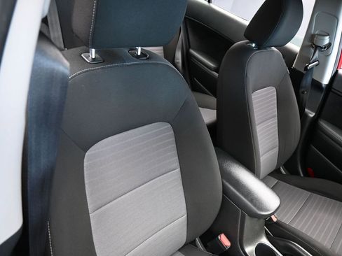 Used 2017 Kia Forte S image 37