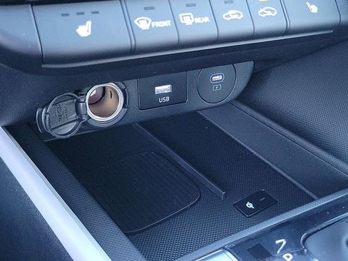 New 2026 Hyundai Elantra Limited image 24