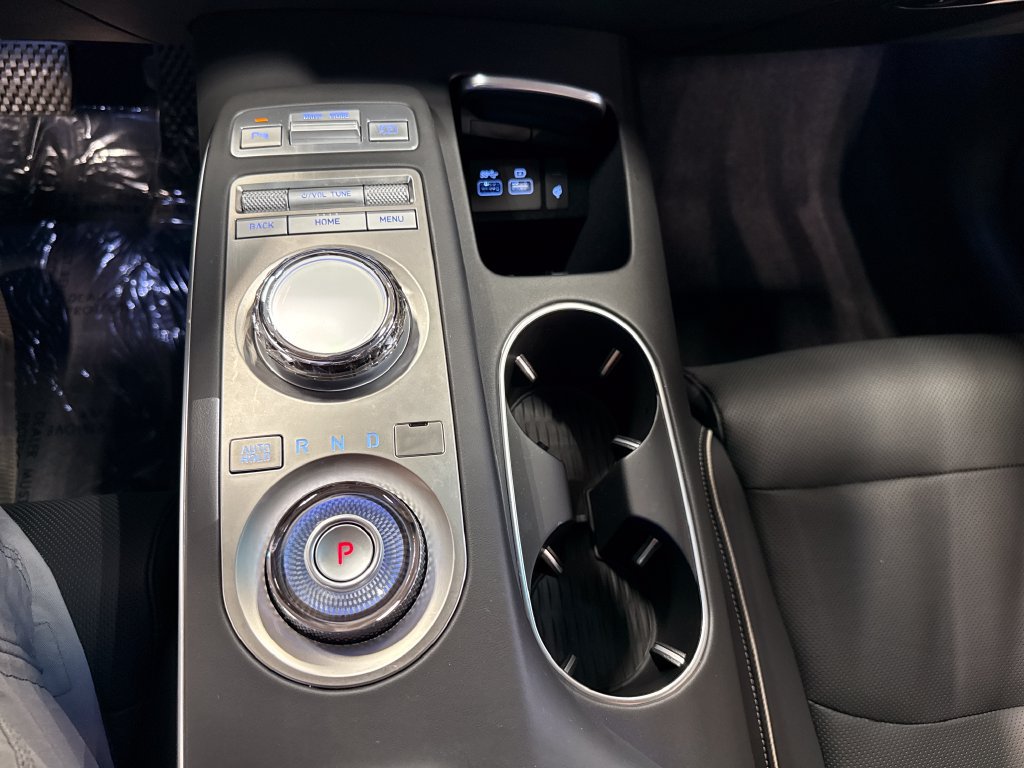 Used 2025 Genesis Electrified GV70 AWD/4WD image 21