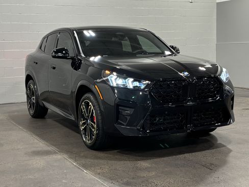 New 2026 BMW X2 xDrive28i w/ Technology Package AWD/4WD image 1