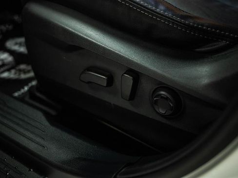 Used 2023 Subaru Outback Limited image 16