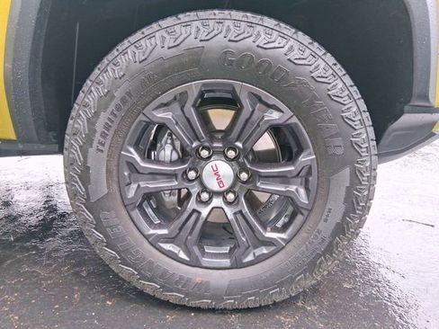 Used 2023 GMC Canyon Elevation w/ Elevation Premium Package AWD/4WD image 8