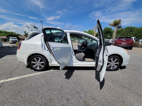 Used 2012 Nissan Sentra 2.0 SR w/ Special Edition Pkg FWD image 18