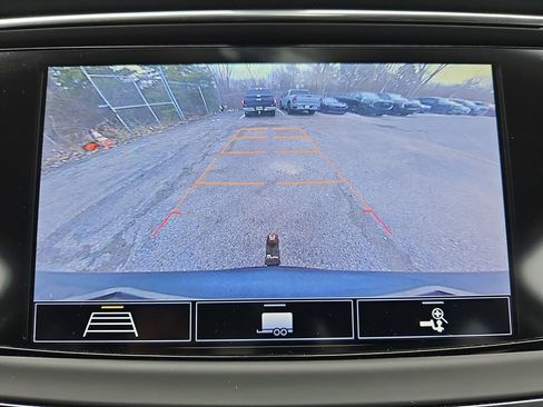 Used 2020 Buick Enclave Essence w/ Sound and Sites Package image 30