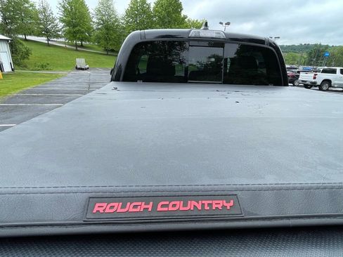 Used 2021 Toyota Tacoma SR5 AWD/4WD image 23