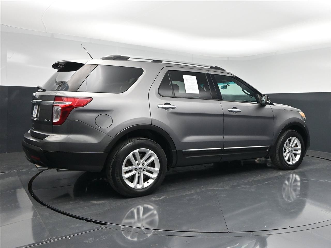 Used 2014 Ford Explorer XLT AWD/4WD image 5