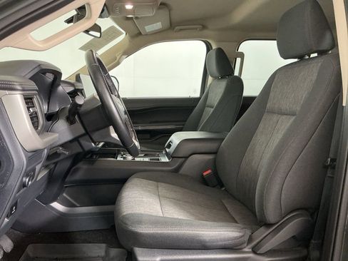 Used 2022 Ford Expedition XLT image 23