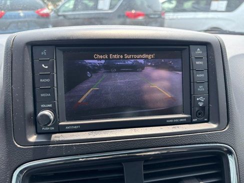 Used 2019 Dodge Grand Caravan SE FWD image 19