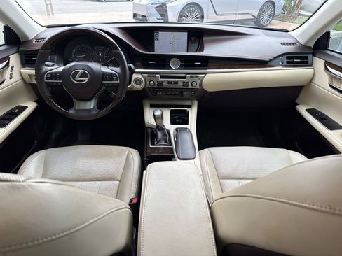 Used 2017 Lexus ES 350 w/ Luxury Package FWD image 21