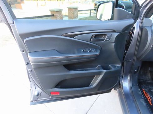 Used 2025 Honda Ridgeline TrailSport image 22