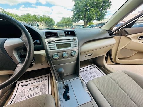 Used 2009 Toyota Camry FWD image 16