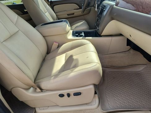 Used 2008 GMC Sierra 2500 SLT w/ Z71 Off-Road Package image 24